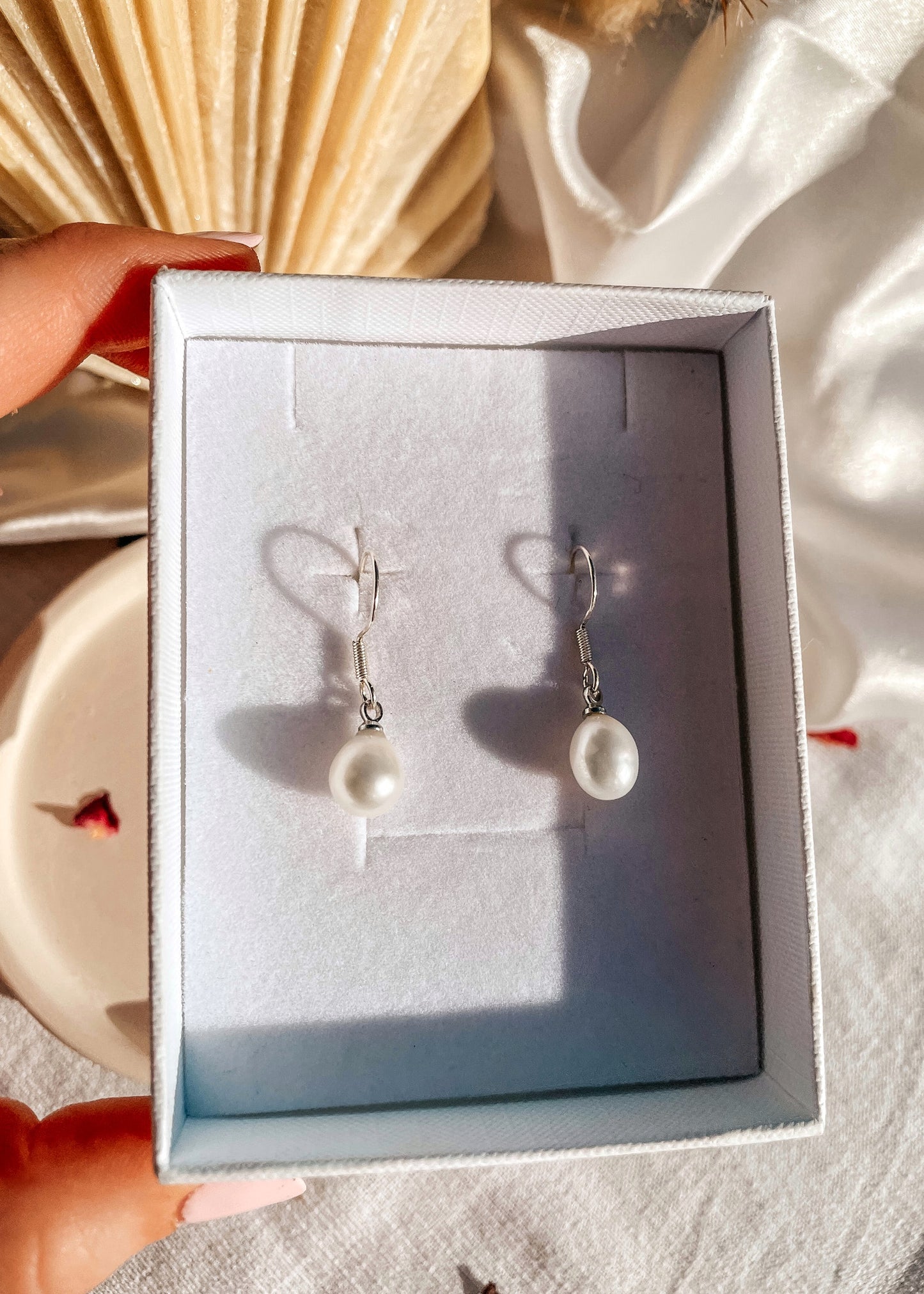 Dainty Pearl Earring