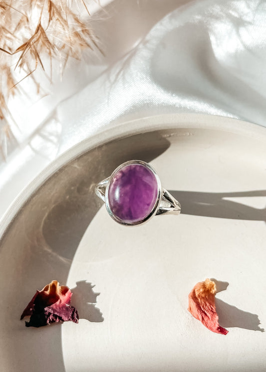 Anna Amethyst Oval Ring