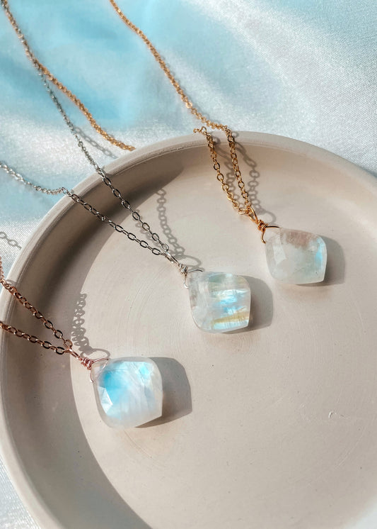 Zali Moonstone Necklace